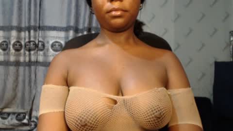 Snapshot of ebony_sexy_queen chatting on 12/28/24, 06:29 Racheal online show from 12/28/24, 06:29