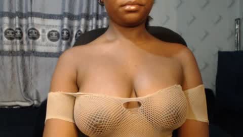 Snapshot of ebony_sexy_queen chatting on 12/29/24, 06:56 Racheal online show from 12/29/24, 06:56