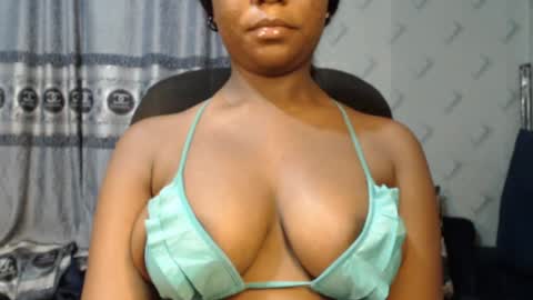 Snapshot of ebony_sexy_queen chatting on 12/30/24, 07:11 Racheal online show from 12/30/24, 07:11