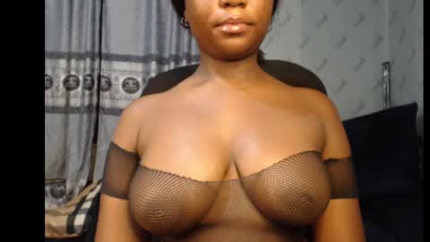 Snapshot of ebony_sexy_queen chatting on 01/05/25, 06:35 Racheal online show from 01/05/25, 06:35