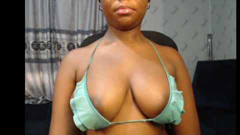Snapshot of ebony_sexy_queen chatting on 01/07/25, 06:59 Racheal online show from 01/07/25, 06:59