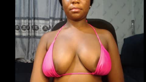 Snapshot of ebony_sexy_queen chatting on 01/07/25, 07:28 Racheal online show from 01/07/25, 07:28