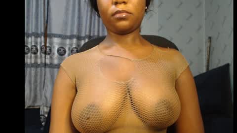 Snapshot of ebony_sexy_queen chatting on 01/11/25, 06:44 Racheal online show from 01/11/25, 06:44