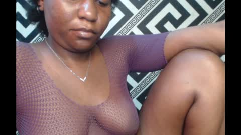 Snapshot of ebony_sexy_queen chatting on 02/21/25, 09:00 Racheal online show from 02/21/25, 09:00
