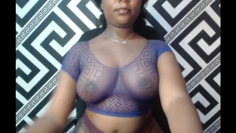 Snapshot of ebony_sexy_queen chatting on 02/24/25, 04:47 Racheal online show from 02/24/25, 04:47