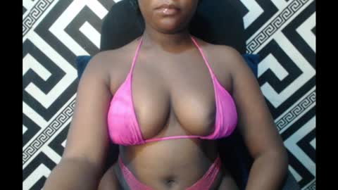 Snapshot of ebony_sexy_queen chatting on 03/10/25, 09:32 Racheal online show from 03/10/25, 09:32