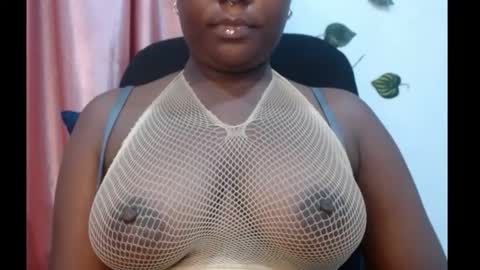 Snapshot of ebony_sexy_queen chatting on 09/21/25, 04:25 Racheal online show from 09/21/25, 04:25