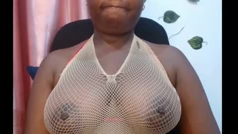 Snapshot of ebony_sexy_queen chatting on 09/22/25, 01:18 Racheal online show from 09/22/25, 01:18