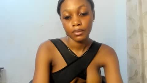 Snapshot of ebony_slimgirl2 chatting on 10/25/25, 06:13 Ebony-slimgirl2 online show from 10/25/25, 06:13