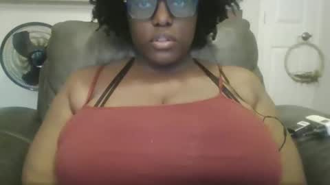Snapshot of ebonybigtitqueen1 chatting on 10/09/25, 08:07 ebonybigtitqueen1 online show from 10/09/25, 08:07