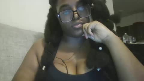 Snapshot of ebonybigtitqueen1 chatting on 10/17/25, 01:53 ebonybigtitqueen1 online show from 10/17/25, 01:53