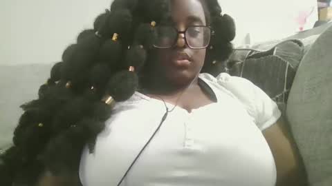 Snapshot of ebonybigtitqueen1 chatting on 10/18/25, 01:01 ebonybigtitqueen1 online show from 10/18/25, 01:01