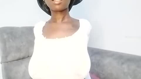 Ebony Melanie online show from 02/12/25, 10:04