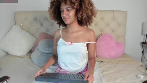 Queen Ebony online show from 12/25/24, 06:09