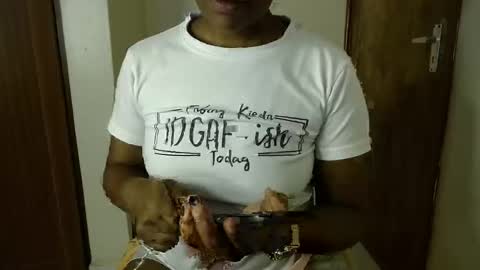 Snapshot of ebonylolo chatting on 12/10/24, 06:22 ebonylolo online show from 12/10/24, 06:22