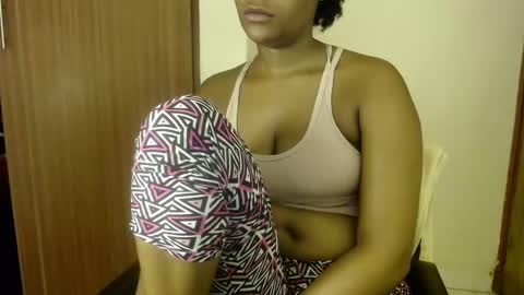 Snapshot of ebonylolo chatting on 12/17/24, 03:39 ebonylolo online show from 12/17/24, 03:39