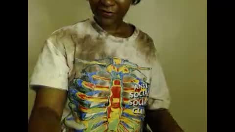 Snapshot of ebonylolo chatting on 12/28/24, 02:43 ebonylolo online show from 12/28/24, 02:43