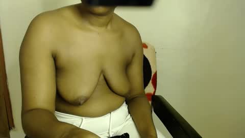 Snapshot of ebonylolo chatting on 12/30/24, 04:31 ebonylolo online show from 12/30/24, 04:31
