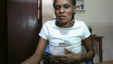 Snapshot of ebonyqueen4 chatting on 01/16/26, 06:12 JACKLINE online show from 01/16/26, 06:12