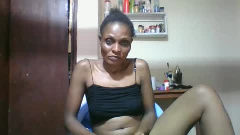Snapshot of ebonyqueen4 chatting on 01/18/26, 05:28 JACKLINE online show from 01/18/26, 05:28