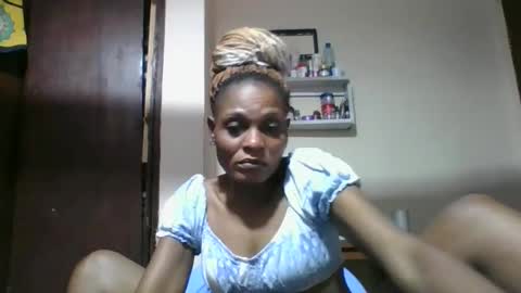 Snapshot of ebonyqueen4 chatting on 02/15/26, 08:35 JACKLINE online show from 02/15/26, 08:35
