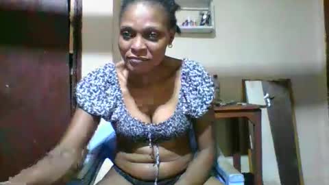 Snapshot of ebonyqueen4 chatting on 04/23/26, 08:02 JACKLINE online show from 04/23/26, 08:02