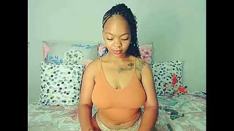 Snapshot of ebonyshy123x chatting on 12/28/24, 05:44 ebonyshy123 online show from 12/28/24, 05:44