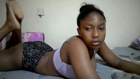 Snapshot of ebonyzora chatting on 06/07/26, 03:27 Zora online show from 06/07/26, 03:27