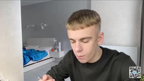 Snapshot of echowraith chatting on 12/15/25, 11:36 echowraith online show from 12/15/25, 11:36