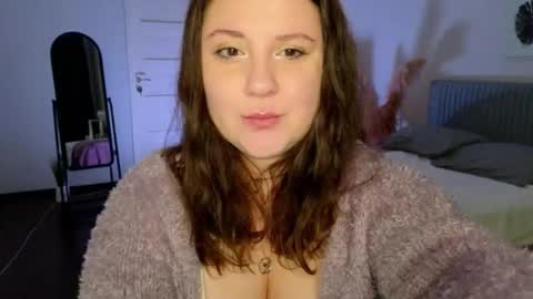 Snapshot of edalyn_af chatting on 09/27/25, 07:08      online show from 09/27/25, 07:08