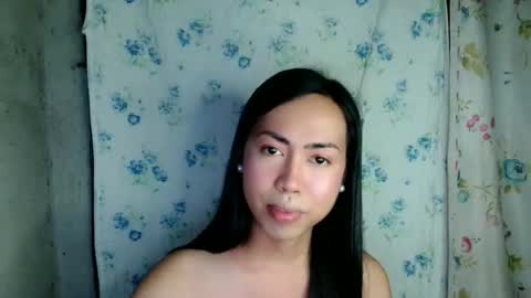 Snapshot of eddfox001 chatting on 04/17/26, 01:03 eddfox001 online show from 04/17/26, 01:03
