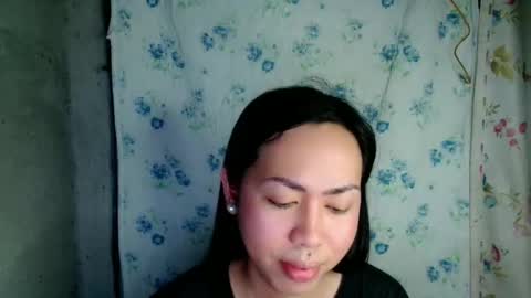 Snapshot of eddfox001 chatting on 05/06/26, 12:10 eddfox001 online show from 05/06/26, 12:10