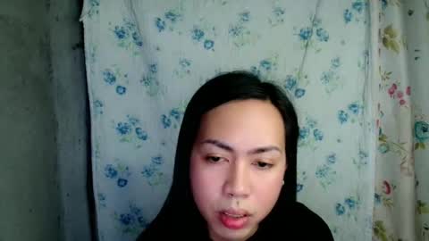 Snapshot of eddfox001 chatting on 05/15/26, 12:23 eddfox001 online show from 05/15/26, 12:23