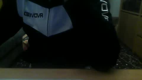 Snapshot of eddy_1968 chatting on 12/08/24, 10:57 eddy_1968 online show from 12/08/24, 10:57