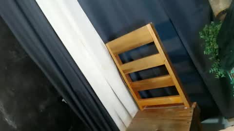 Snapshot of edelcum_xx chatting on 12/15/25, 09:35 edelcum_xx online show from 12/15/25, 09:35