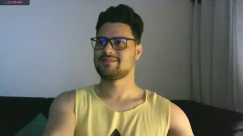 Snapshot of edgaroos chatting on 02/14/25, 04:04 ZohanMohamed online show from 02/14/25, 04:04