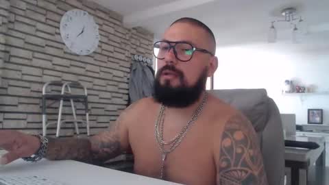 edgarram83 online show from 10/25/25, 06:35