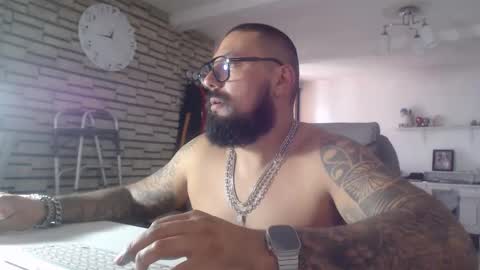 edgarram83 online show from 10/29/25, 06:42