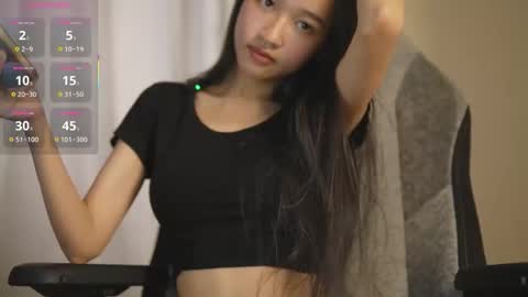 Snapshot of edi_na chatting on 10/06/25, 04:37 Edi na online show from 10/06/25, 04:37