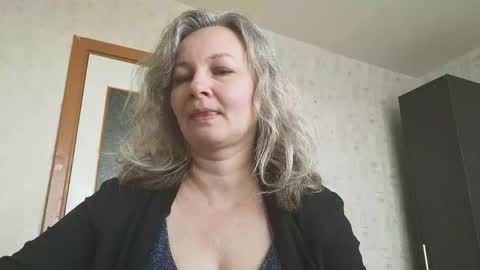 edithmanning online show from 06/01/26, 05:53