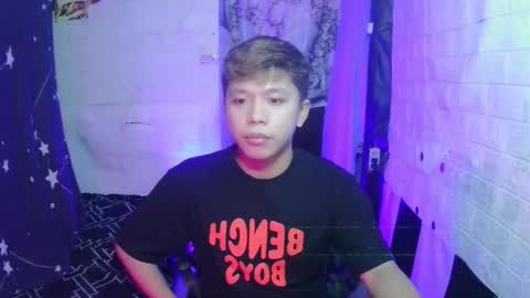 Snapshot of edrianburca052 chatting on 10/25/25, 06:46 urasian chub online show from 10/25/25, 06:46