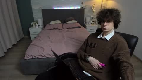 Snapshot of edvardblare chatting on 09/12/25, 06:08 edvardblare online show from 09/12/25, 06:08