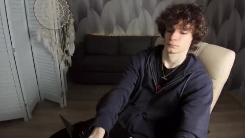 Snapshot of edvardblare chatting on 09/14/25, 05:34 edvardblare online show from 09/14/25, 05:34