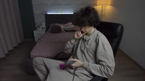 Snapshot of edvardblare chatting on 09/30/25, 02:44 edvardblare online show from 09/30/25, 02:44