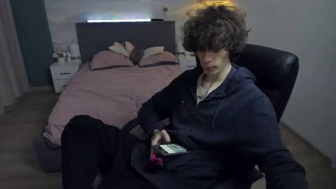 Snapshot of edvardblare chatting on 10/03/25, 01:19 edvardblare online show from 10/03/25, 01:19