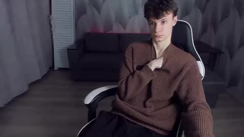 Snapshot of edvardblare chatting on 10/19/25, 07:14 edvardblare online show from 10/19/25, 07:14