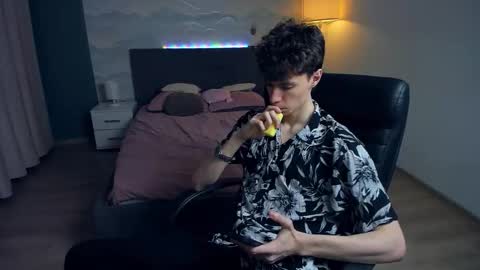 Snapshot of edvardblare chatting on 10/29/25, 02:41 edvardblare online show from 10/29/25, 02:41