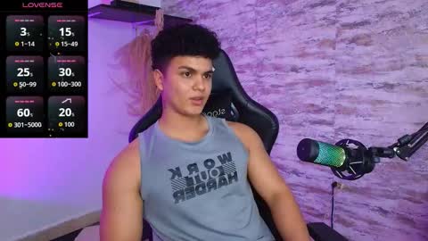 Snapshot of edward__clarck chatting on 09/30/25, 11:43 EDWARD CLARCK online show from 09/30/25, 11:43