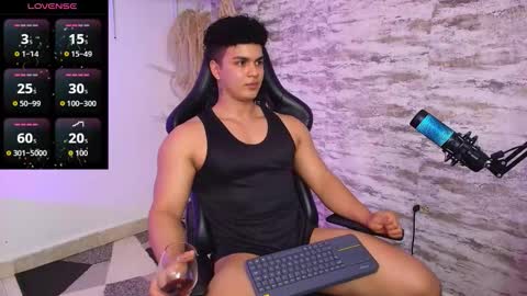 Snapshot of edward__clarck chatting on 10/29/25, 05:20 EDWARD CLARCK online show from 10/29/25, 05:20