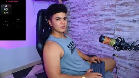 Snapshot of edward__clarck chatting on 04/12/26, 03:00 EDWARD CLARCK online show from 04/12/26, 03:00
